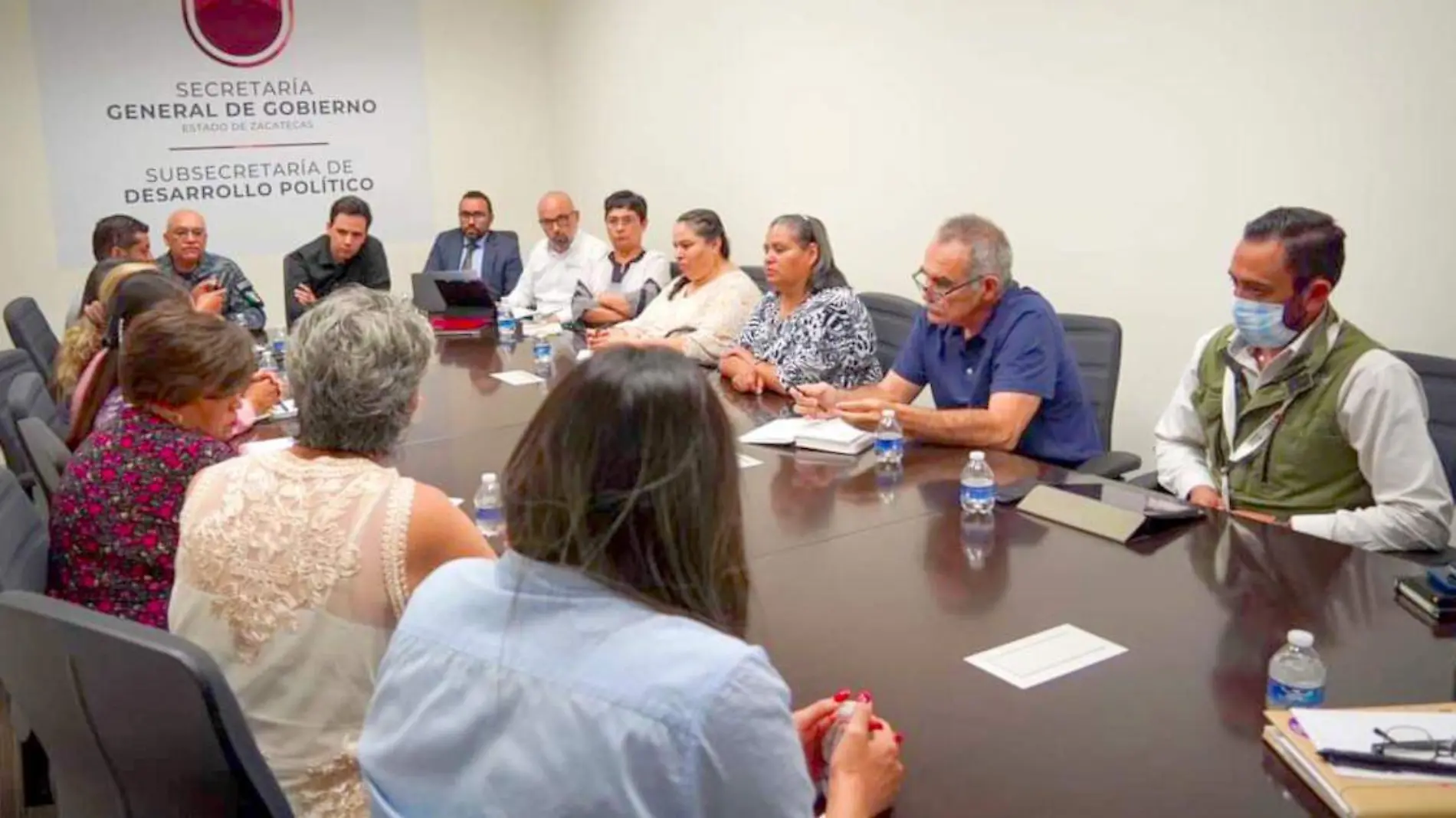 Reunión de autoridades con colectivos de búsqueda